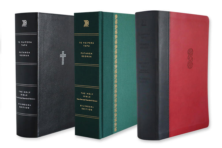 The new Diglot Paipera Tapu - NRSV Bibles.