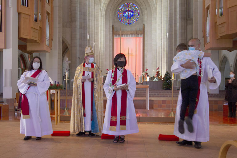 L-R: Rev Sarah Pidgeon-Walton, Bishop Ross Bay, Rev Yukiko-Khaw & Rev Onosai Auva’a line up at Holy Trinity on 19 December 2021.