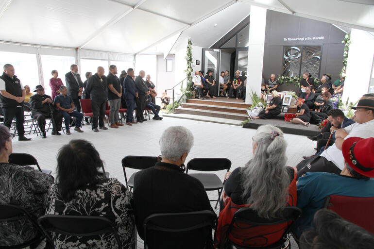 Māori Anglicans from the upper South Island and Te Arawa come to pay their respects. Māori Anglicans from the upper South Island and Te Arawa come to pay their respects.