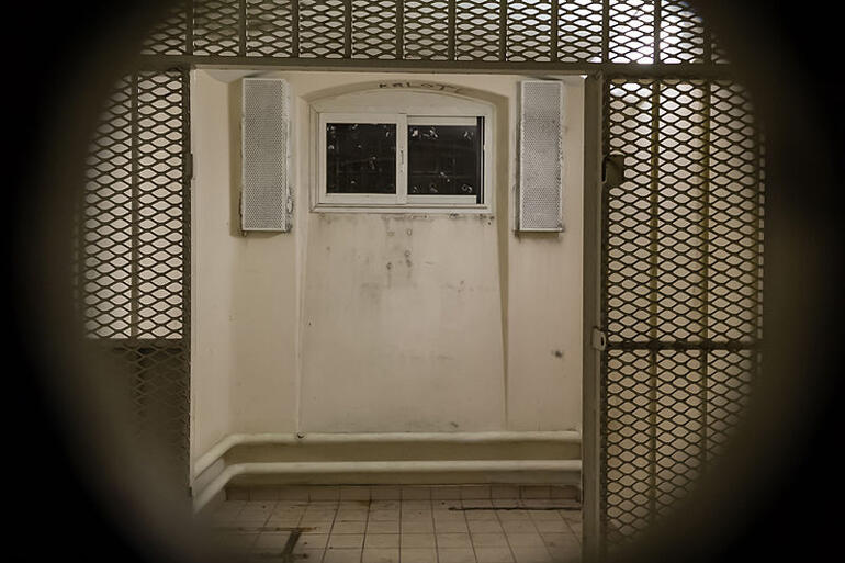 A cell in Jacques Cartier prison shows the dehumanising environment that plays a part in why prisons fail. Photo: Wikimedia Commons, Edouard Hue. A cell in Jacques Cartier prison shows the dehumanising environment that plays a part in why prisons fail. Photo: Wikimedia Commons, Edouard Hue.