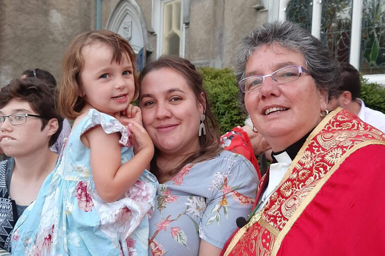 Dean Wendy grabs a picture with daughters Corinna and Emily and granddaughter outside St Peter's.