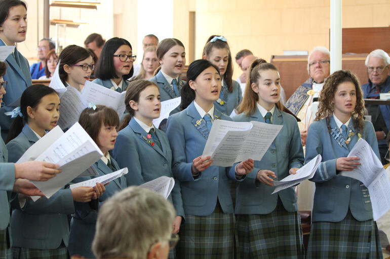 St Hilda's Collegiate choir sing 'Neither the moon by night' from Psalm 121 by Thomas Lavoy.