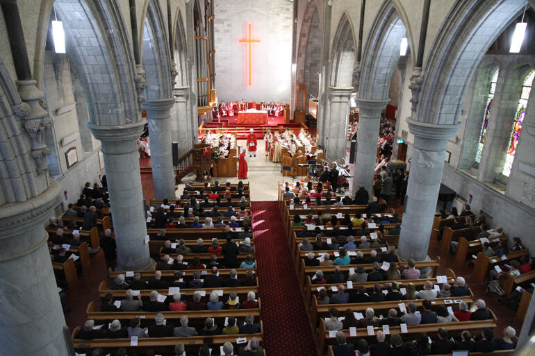 Bishop Ngarahu Katene stands in support of Bishop Steve as the ordination service begins. 