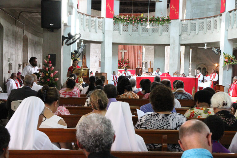 Ansu Rakesh reads the Old Testament text, Isaiah 61:1-4 in Hindi.