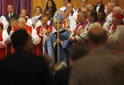 Bishop Robert Duncan is appaluded at United States Evangelical Free Church in Wheaton, Illinois. Picture, LA Times. Bishop Robert Duncan is appaluded at United States Evangelical Free Church in Wheaton, Illinois. Picture, LA Times.
